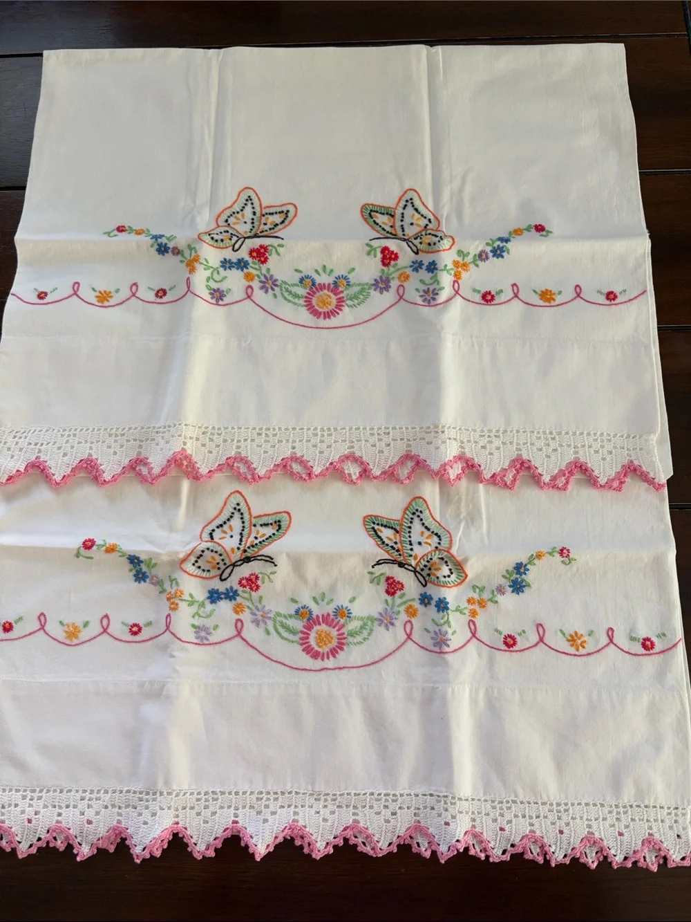Vintage Embroidered Butterfly & Floral Pillowcase Set - White with Pink Accents